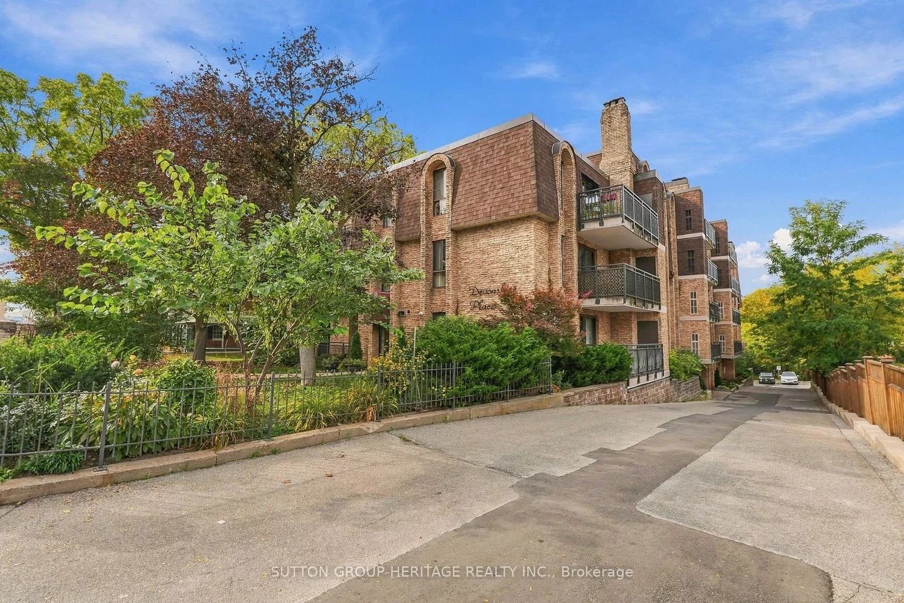 15390, Yonge, Aurora Village, Aurora