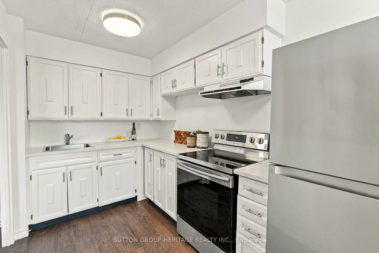 15390, Yonge, Aurora Village, Aurora