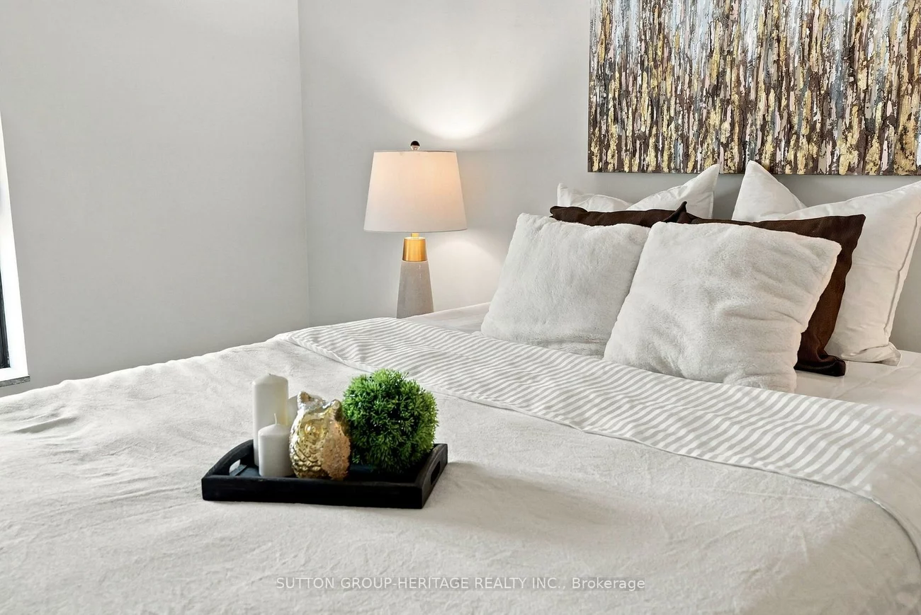 15390, Yonge, Aurora Village, Aurora
