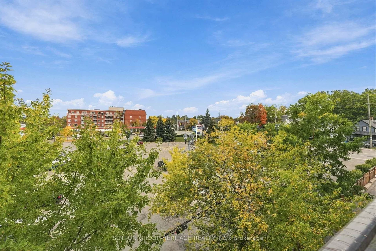 15390, Yonge, Aurora Village, Aurora