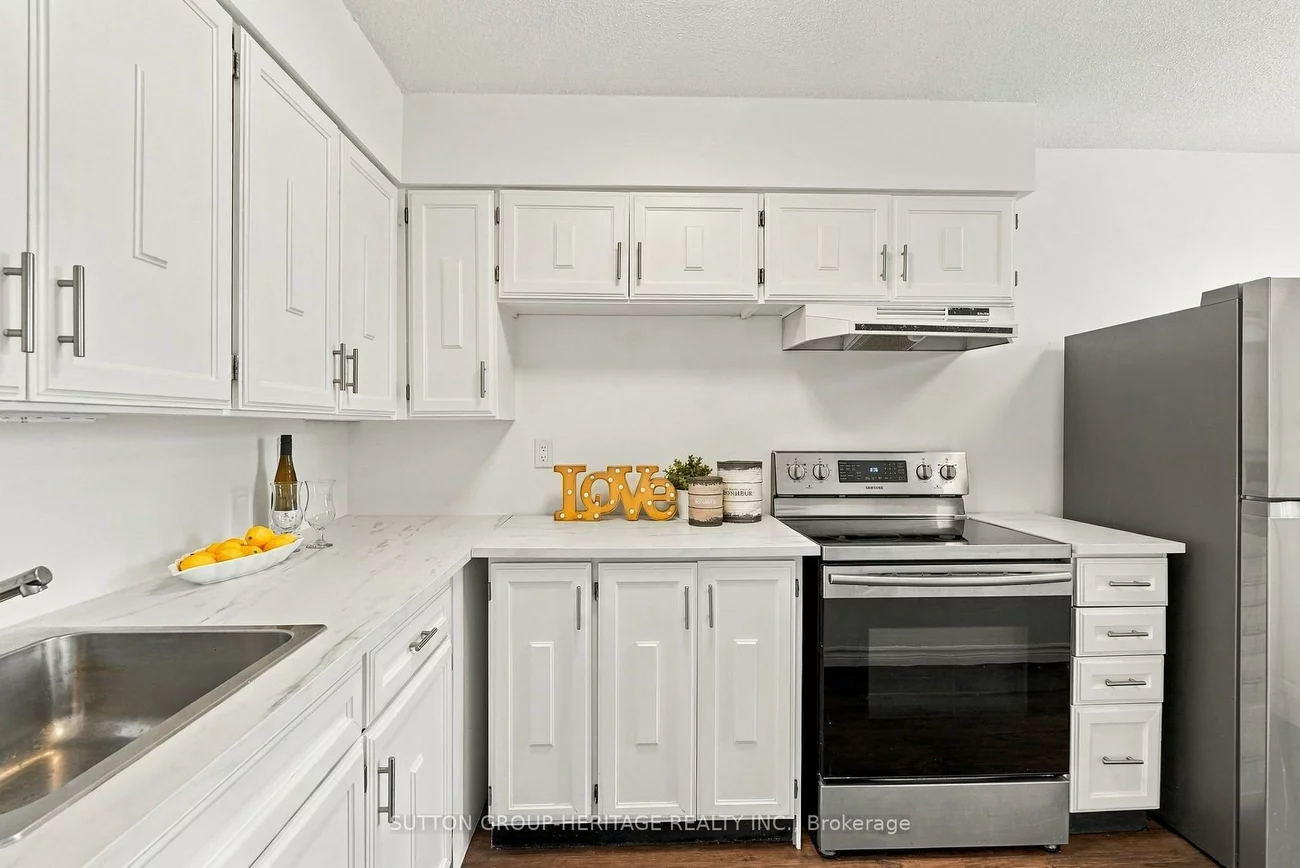 15390, Yonge, Aurora Village, Aurora