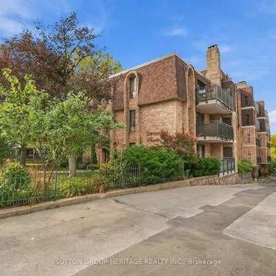 15390, Yonge, Aurora Village, Aurora