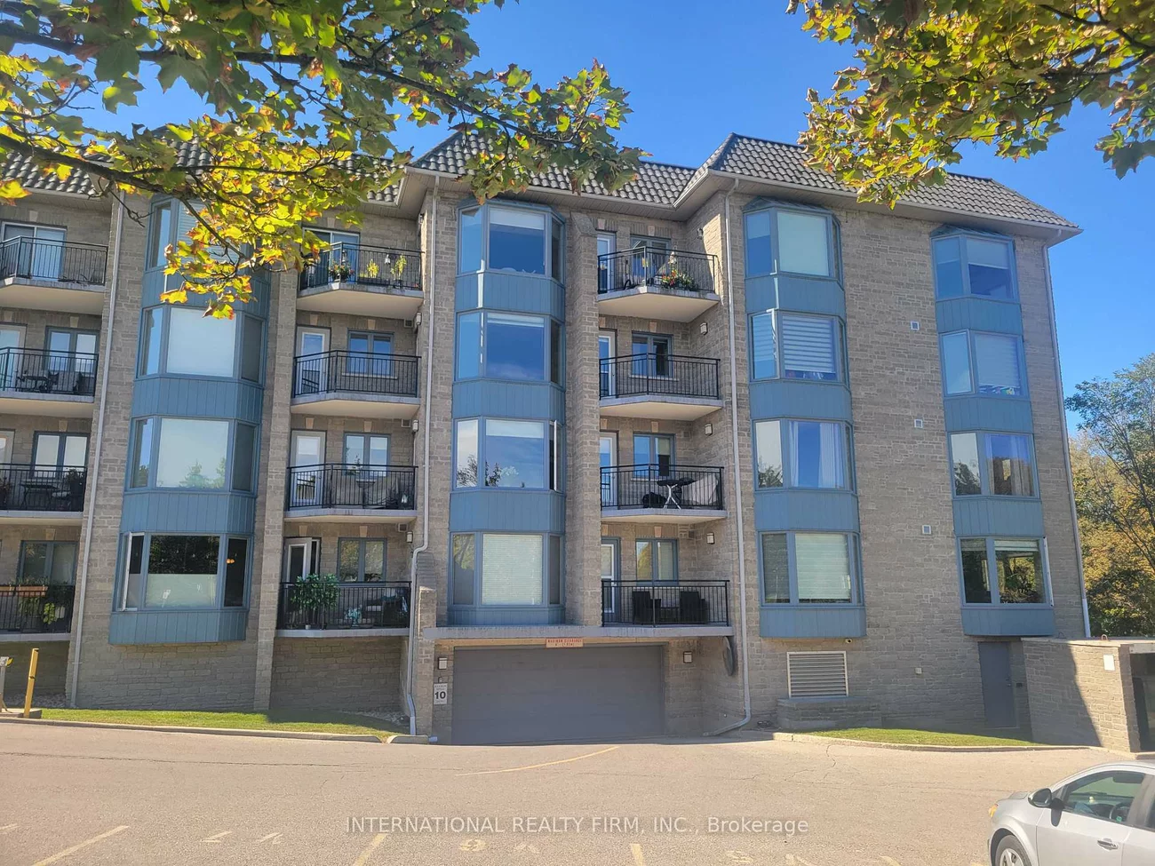 85, Wellington, Aurora Village, Aurora