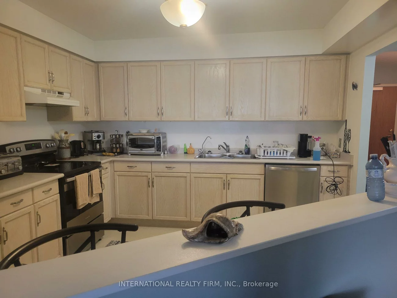 85, Wellington, Aurora Village, Aurora