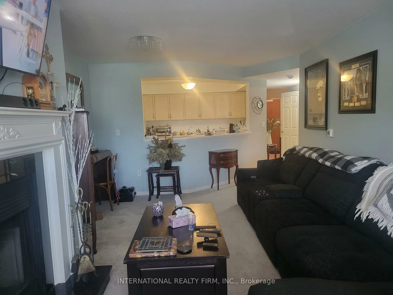 85, Wellington, Aurora Village, Aurora