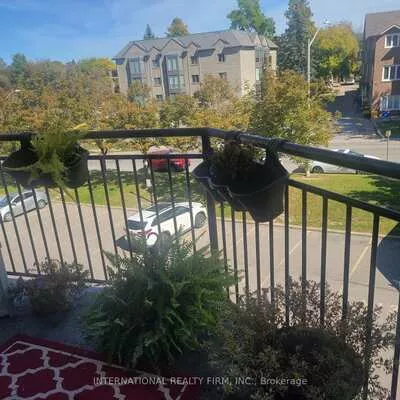 85, Wellington, Aurora Village, Aurora