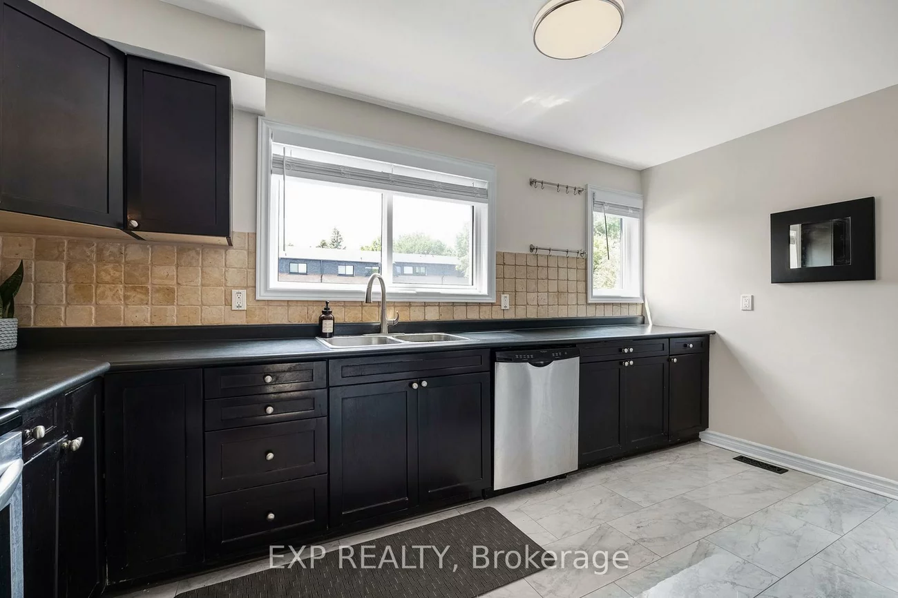 6, Poplar, Aurora Highlands, Aurora