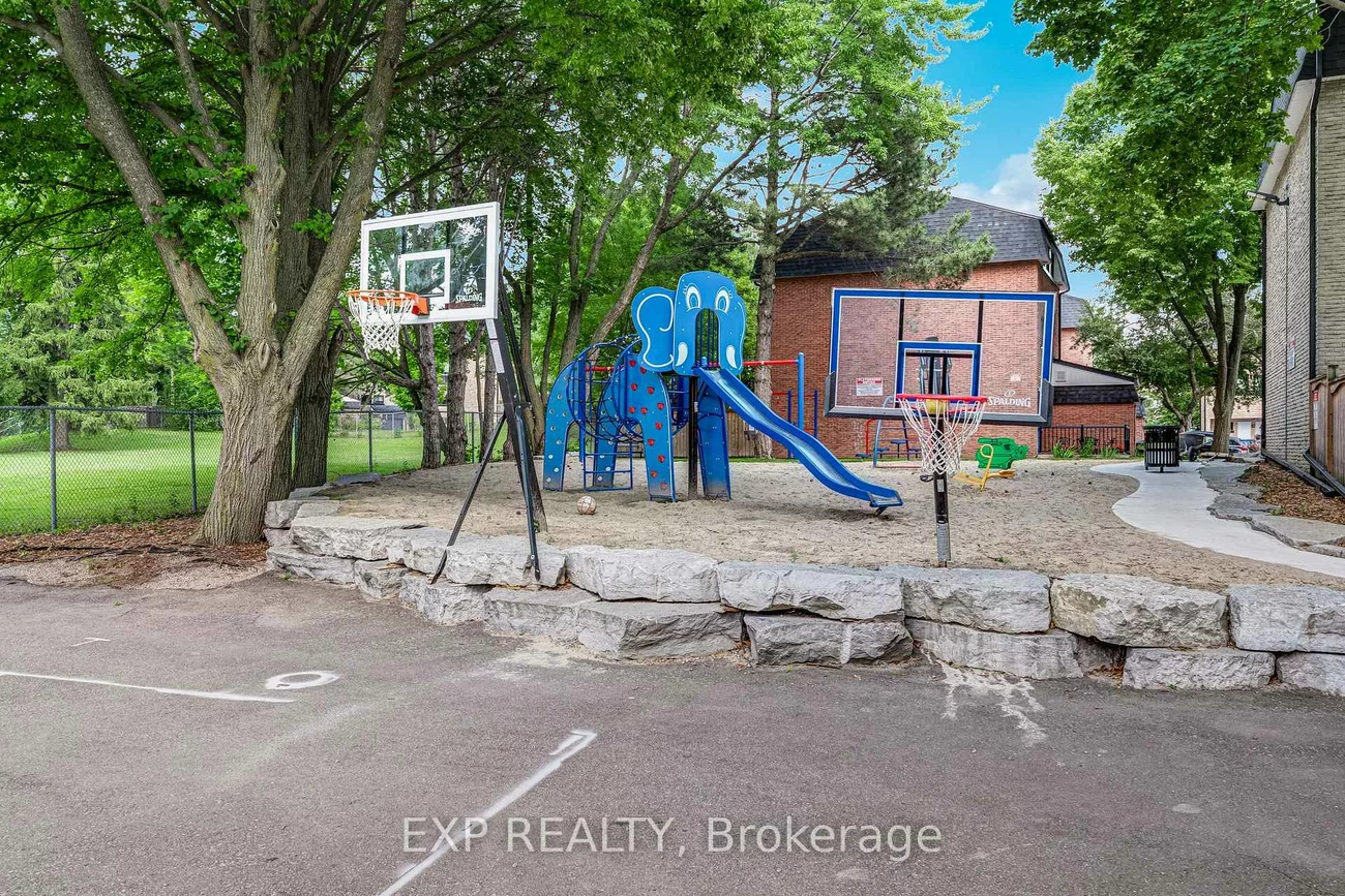 6, Poplar, Aurora Highlands, Aurora