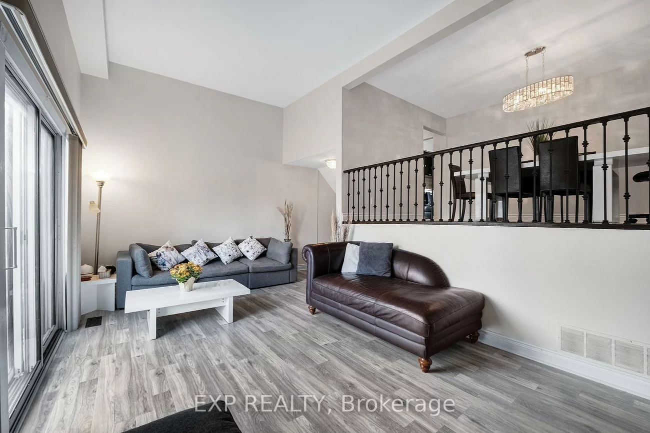 6, Poplar, Aurora Highlands, Aurora