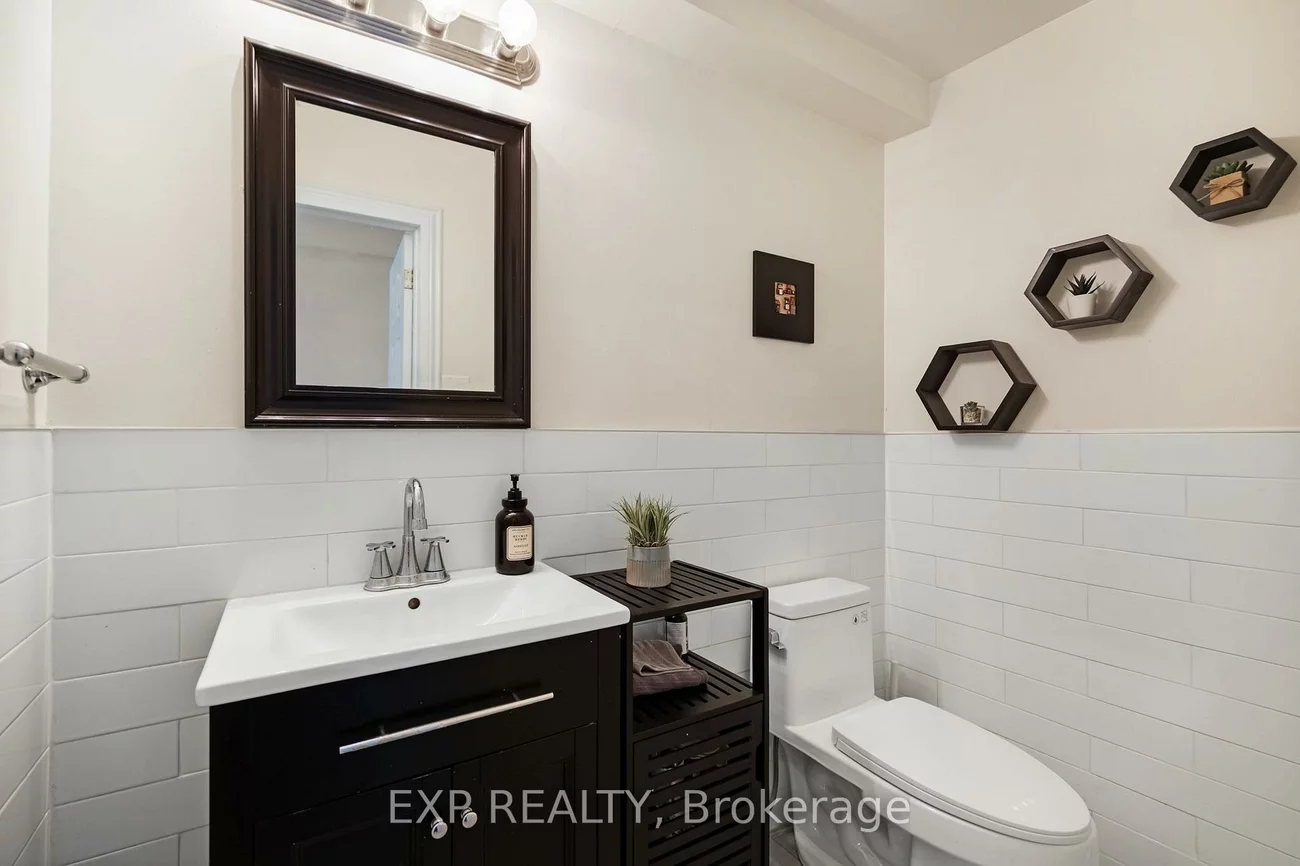 6, Poplar, Aurora Highlands, Aurora