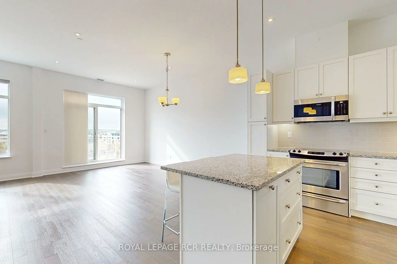 15277, Yonge, Aurora Village, Aurora