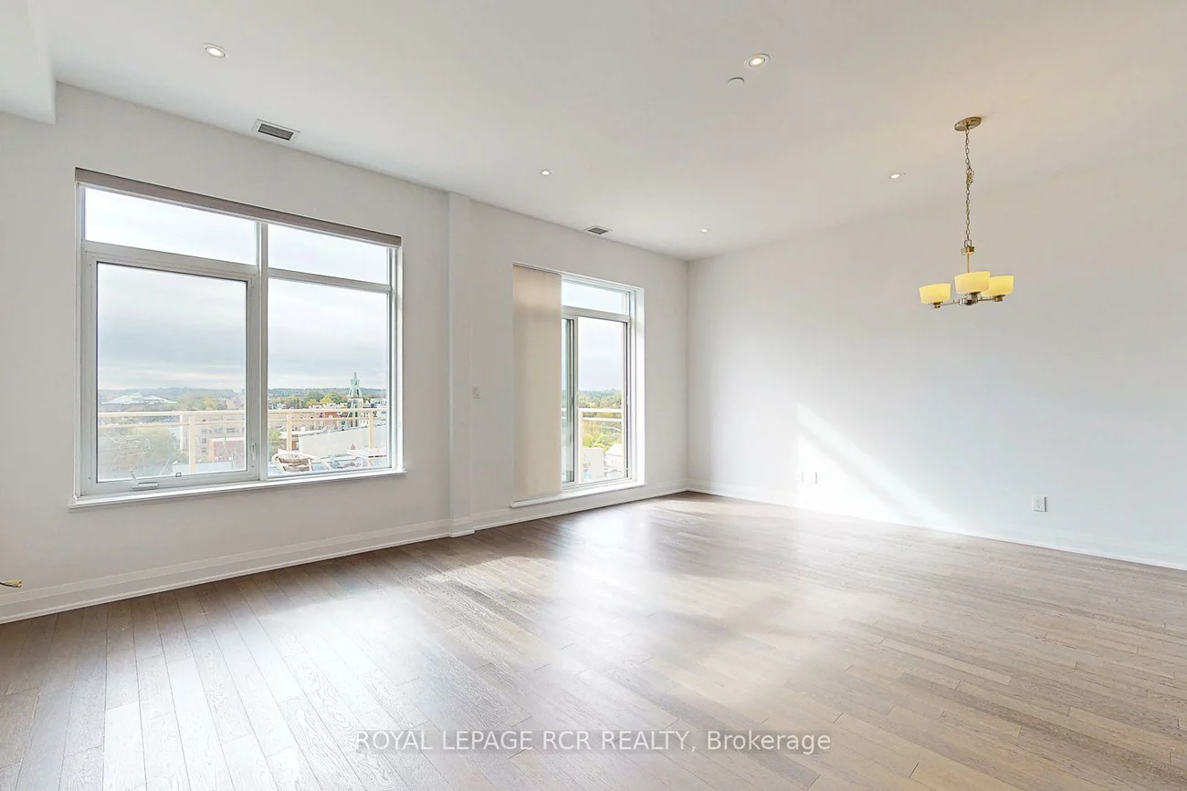 15277, Yonge, Aurora Village, Aurora