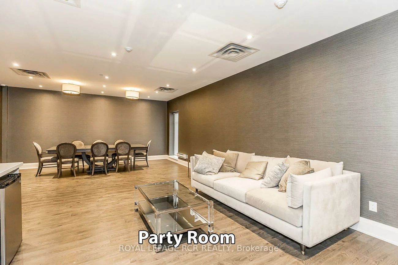 15277, Yonge, Aurora Village, Aurora