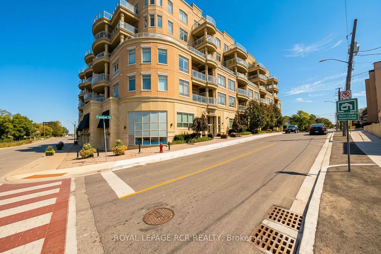 15277, Yonge, Aurora Village, Aurora