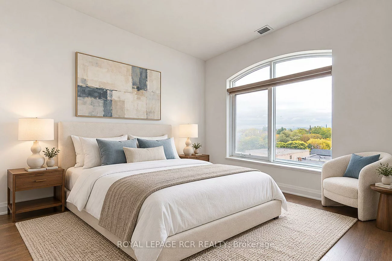 15277, Yonge, Aurora Village, Aurora