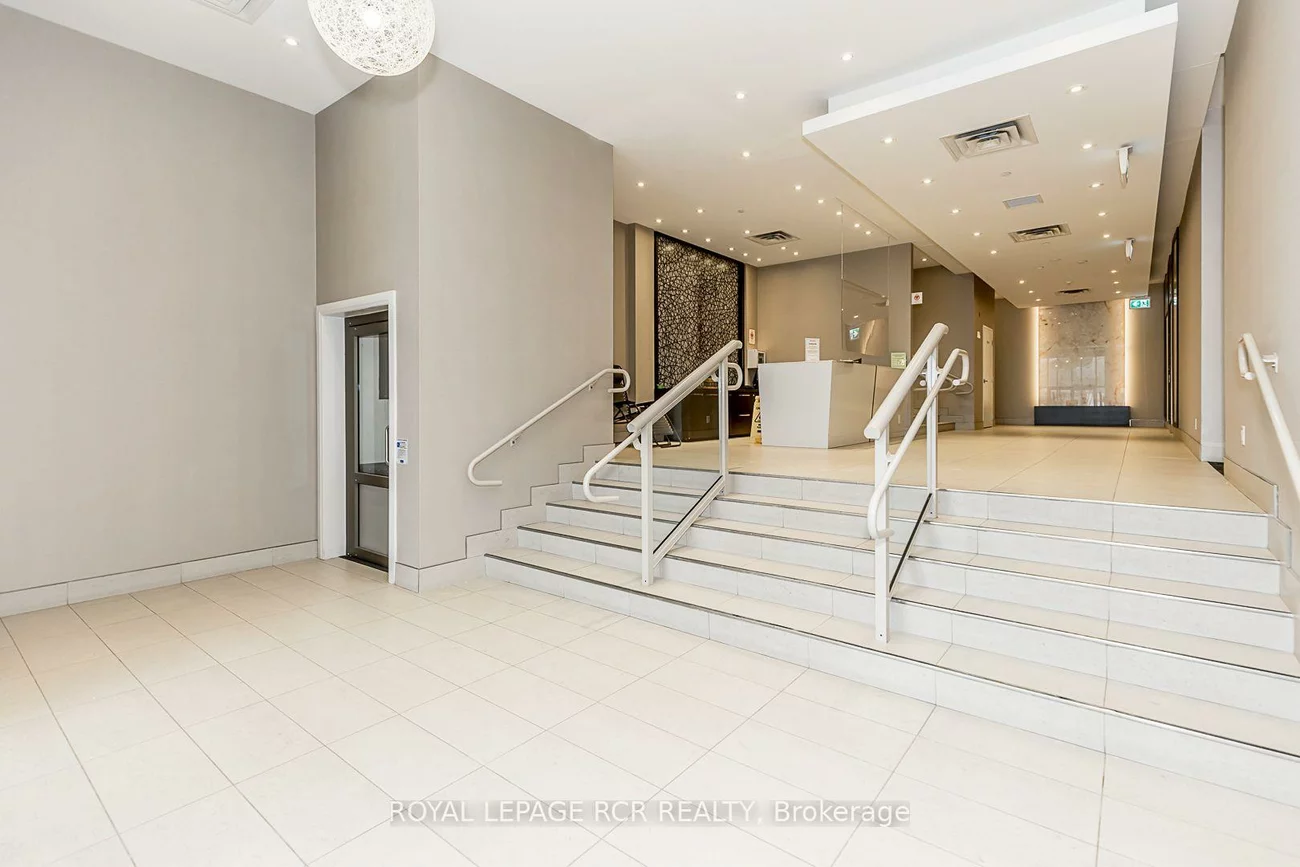 15277, Yonge, Aurora Village, Aurora