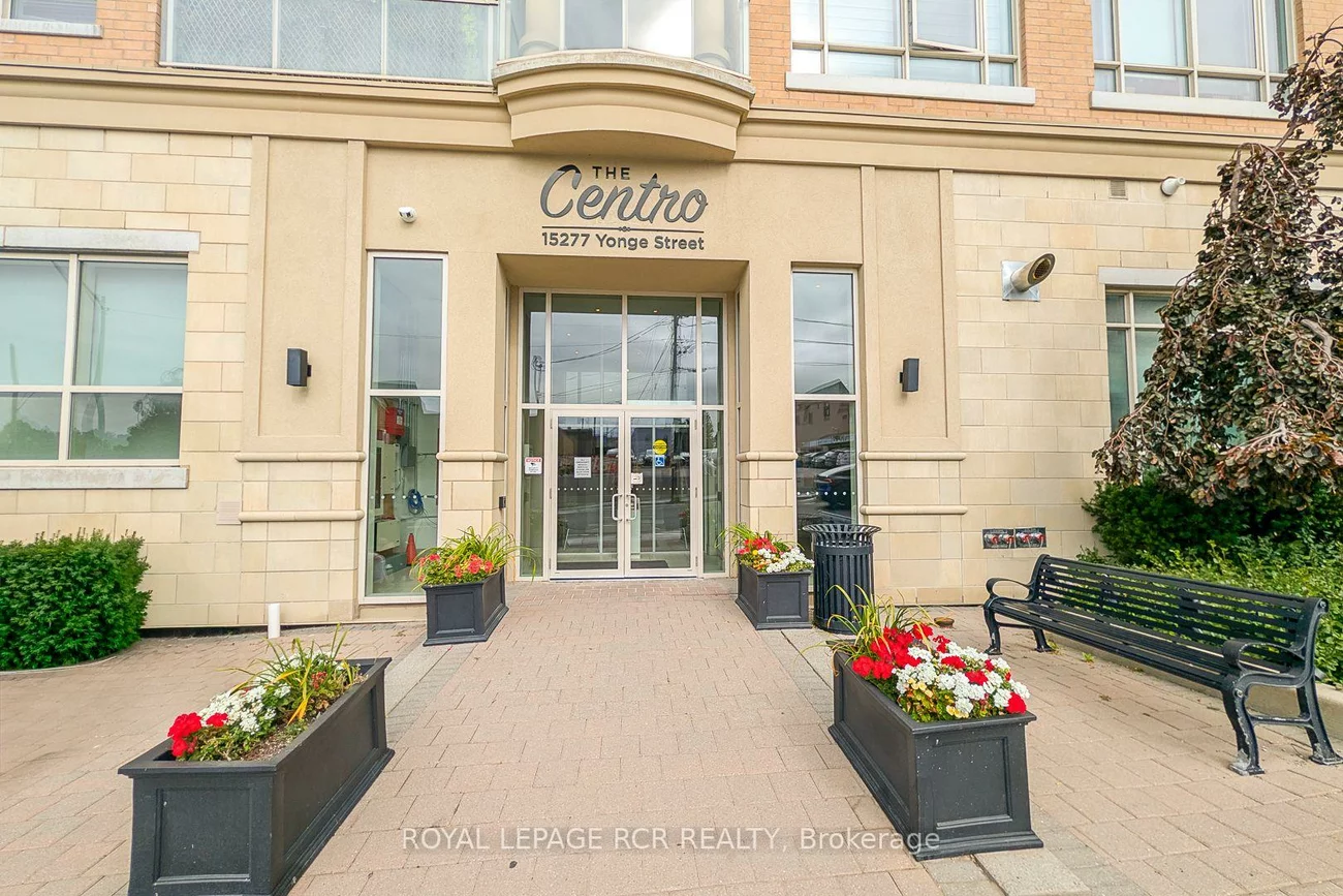 15277, Yonge, Aurora Village, Aurora