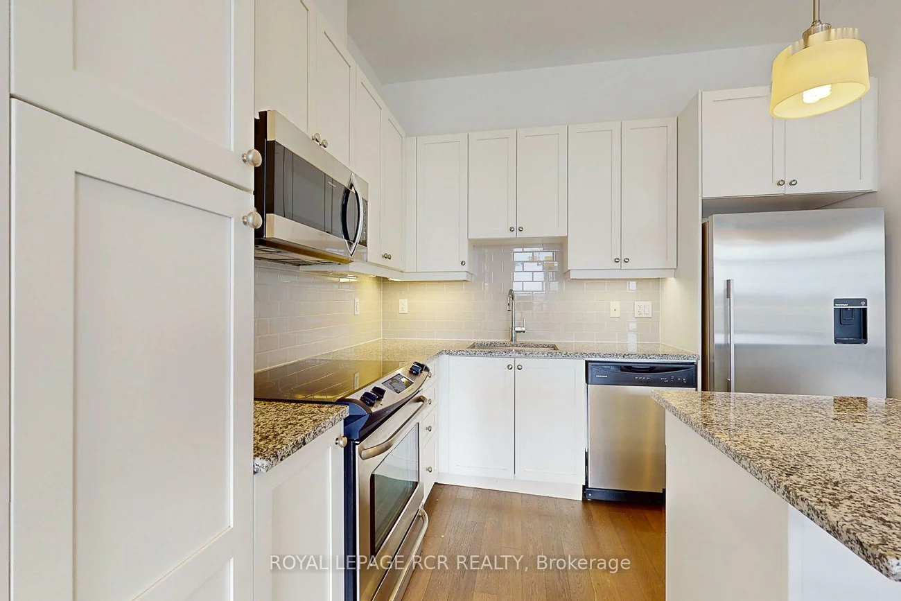 15277, Yonge, Aurora Village, Aurora