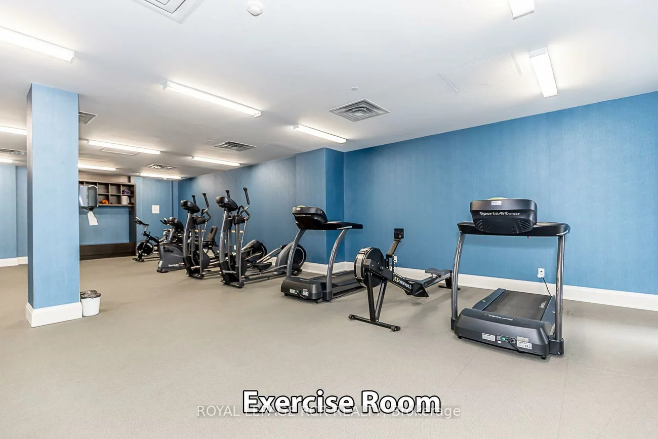 15277, Yonge, Aurora Village, Aurora