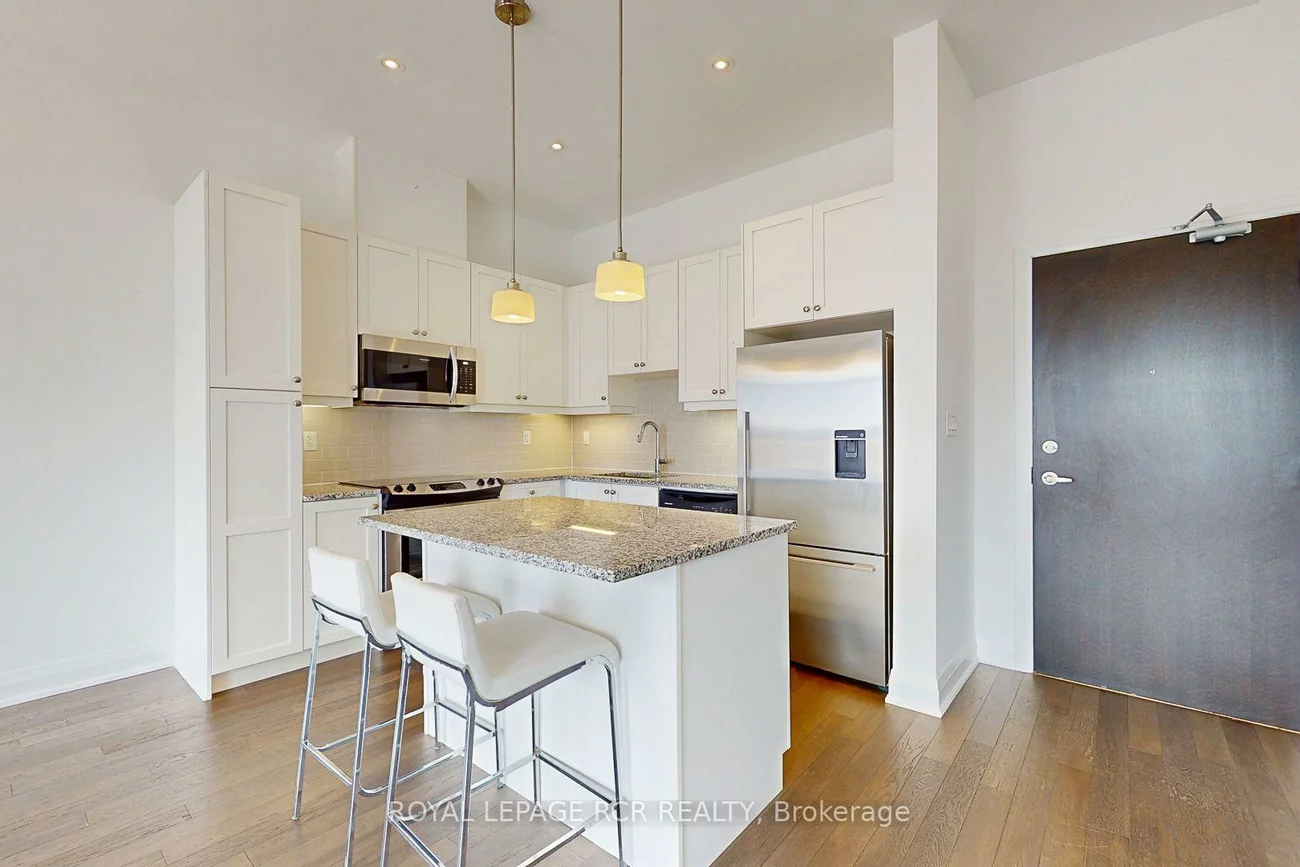 15277, Yonge, Aurora Village, Aurora