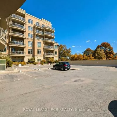 15277, Yonge, Aurora Village, Aurora