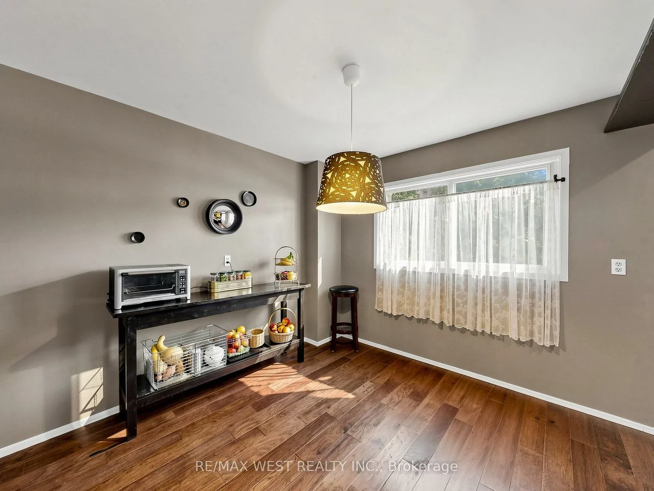 121, Poplar, Aurora Highlands, Aurora
