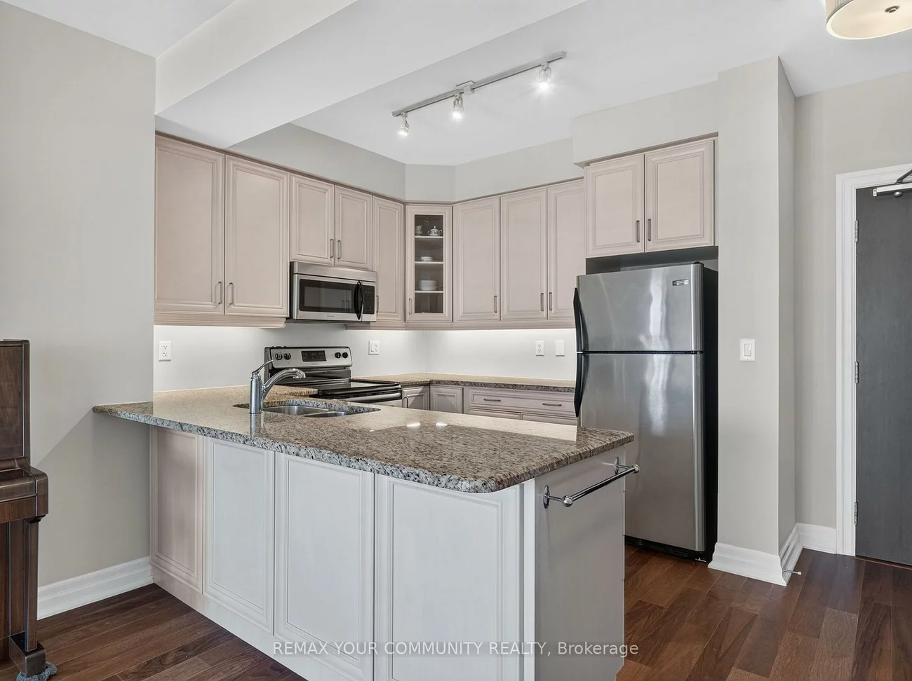 180, John West, Bayview Wellington, Aurora