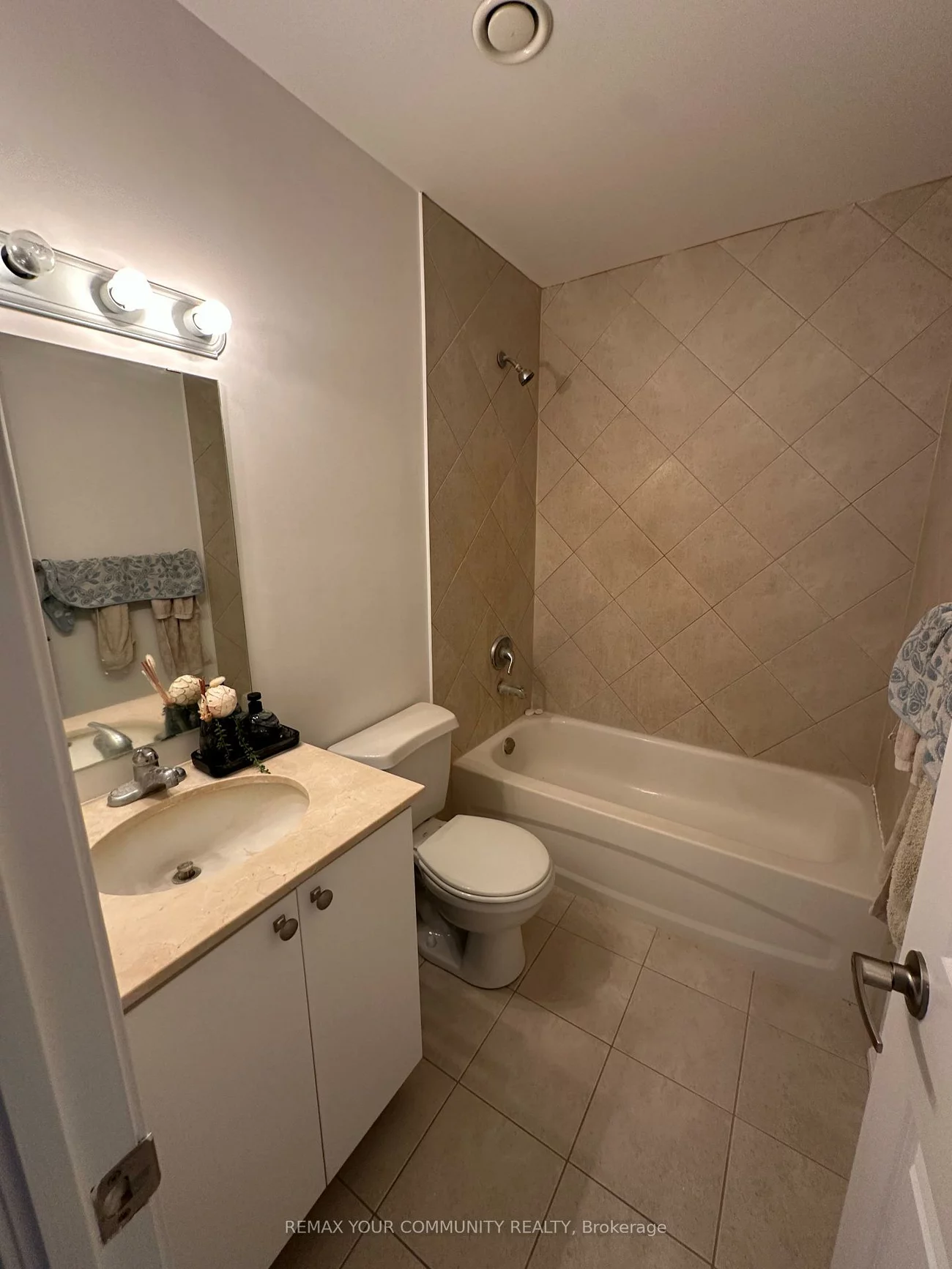 15450, Yonge, Aurora Heights, Aurora