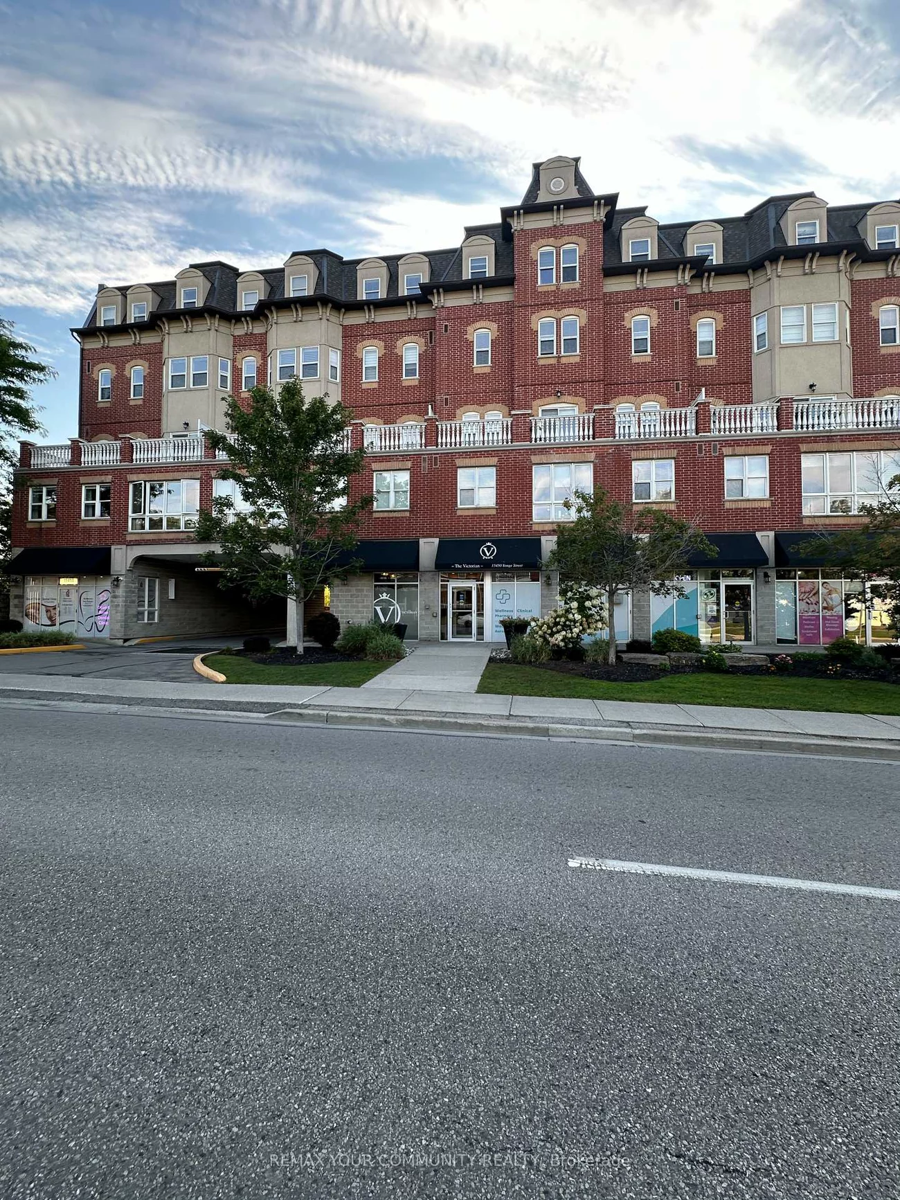 15450, Yonge, Aurora Heights, Aurora