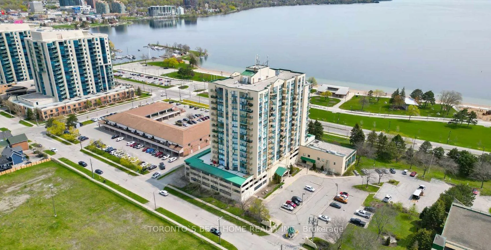 65, Ellen, City Centre, Barrie