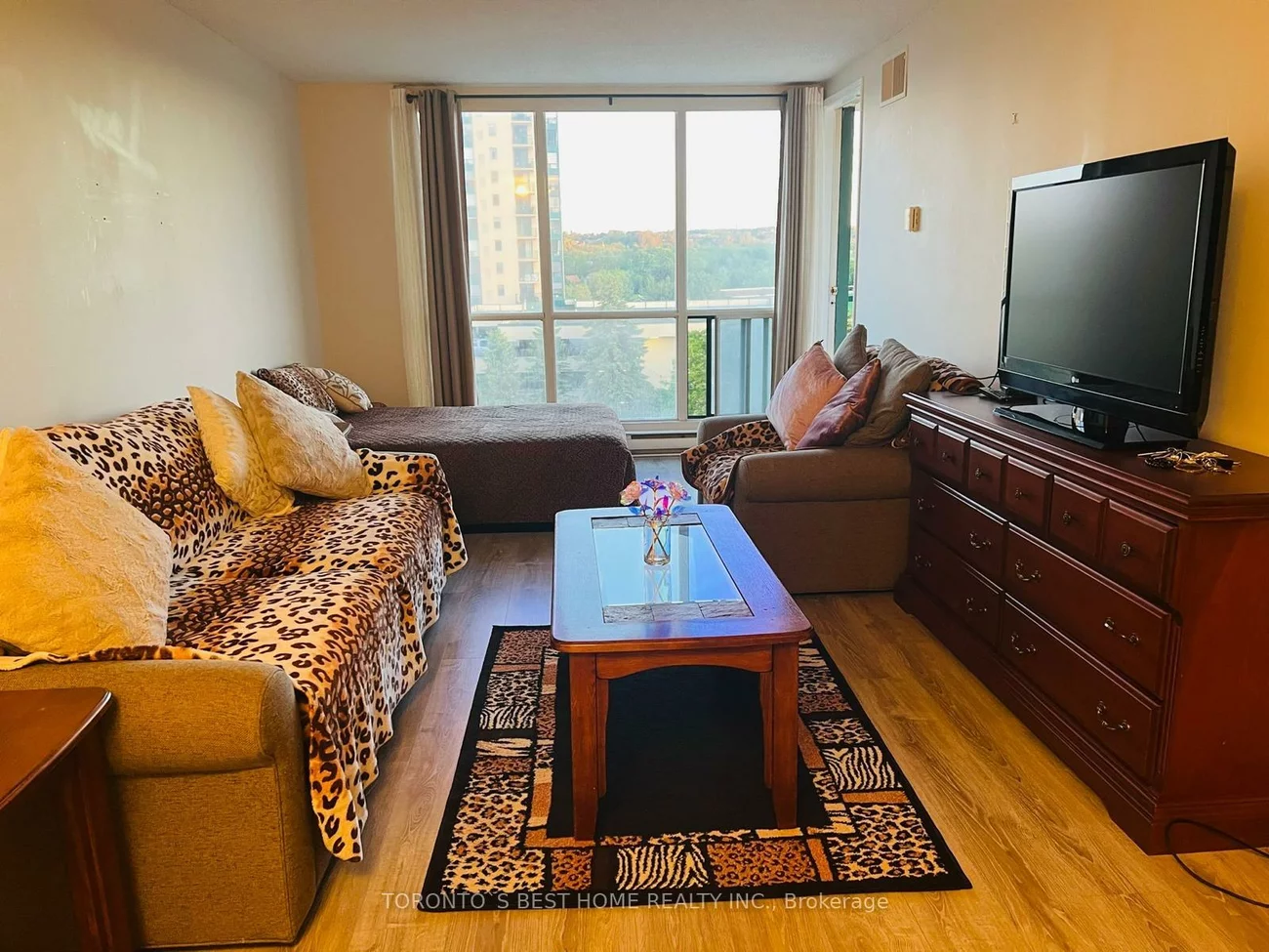 65, Ellen, City Centre, Barrie