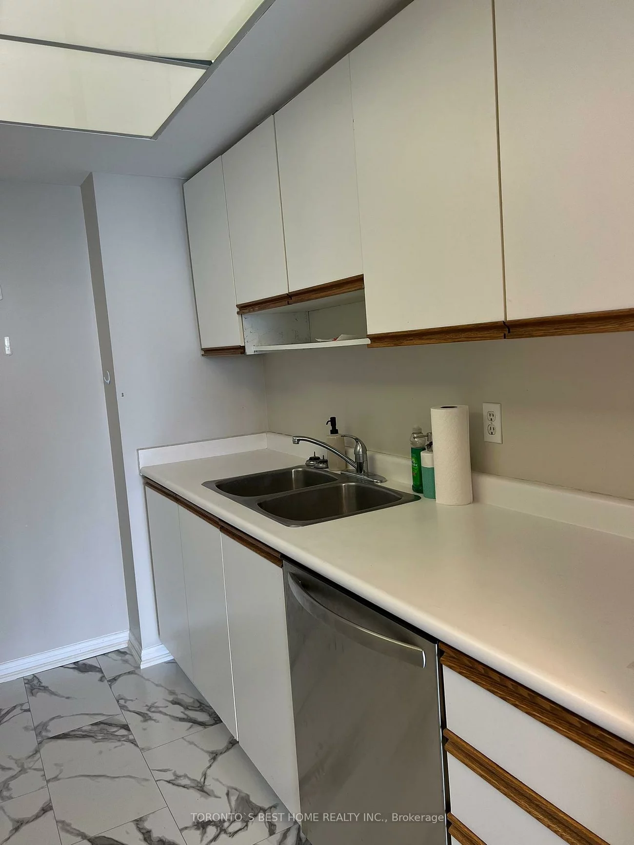 65, Ellen, City Centre, Barrie