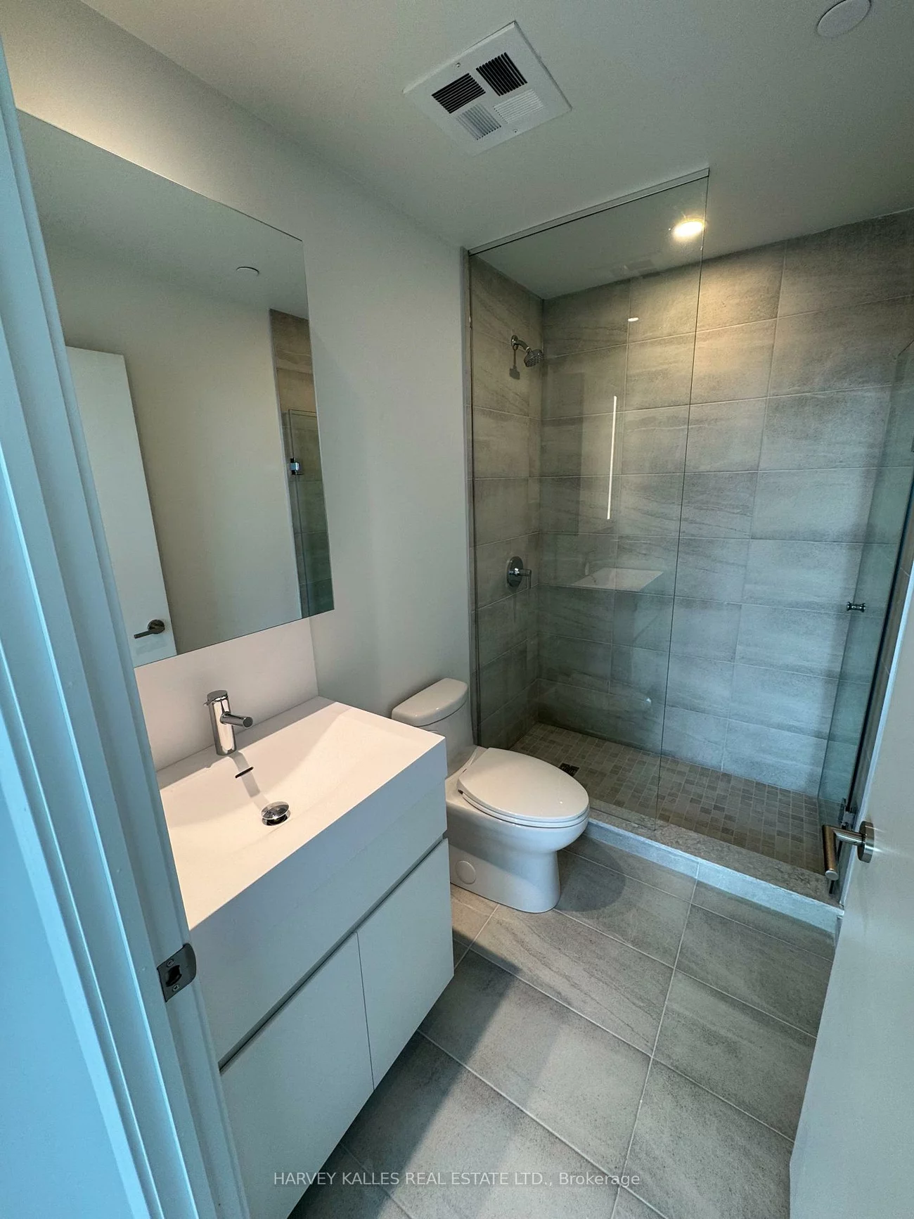 39, Mary, City Centre, Barrie