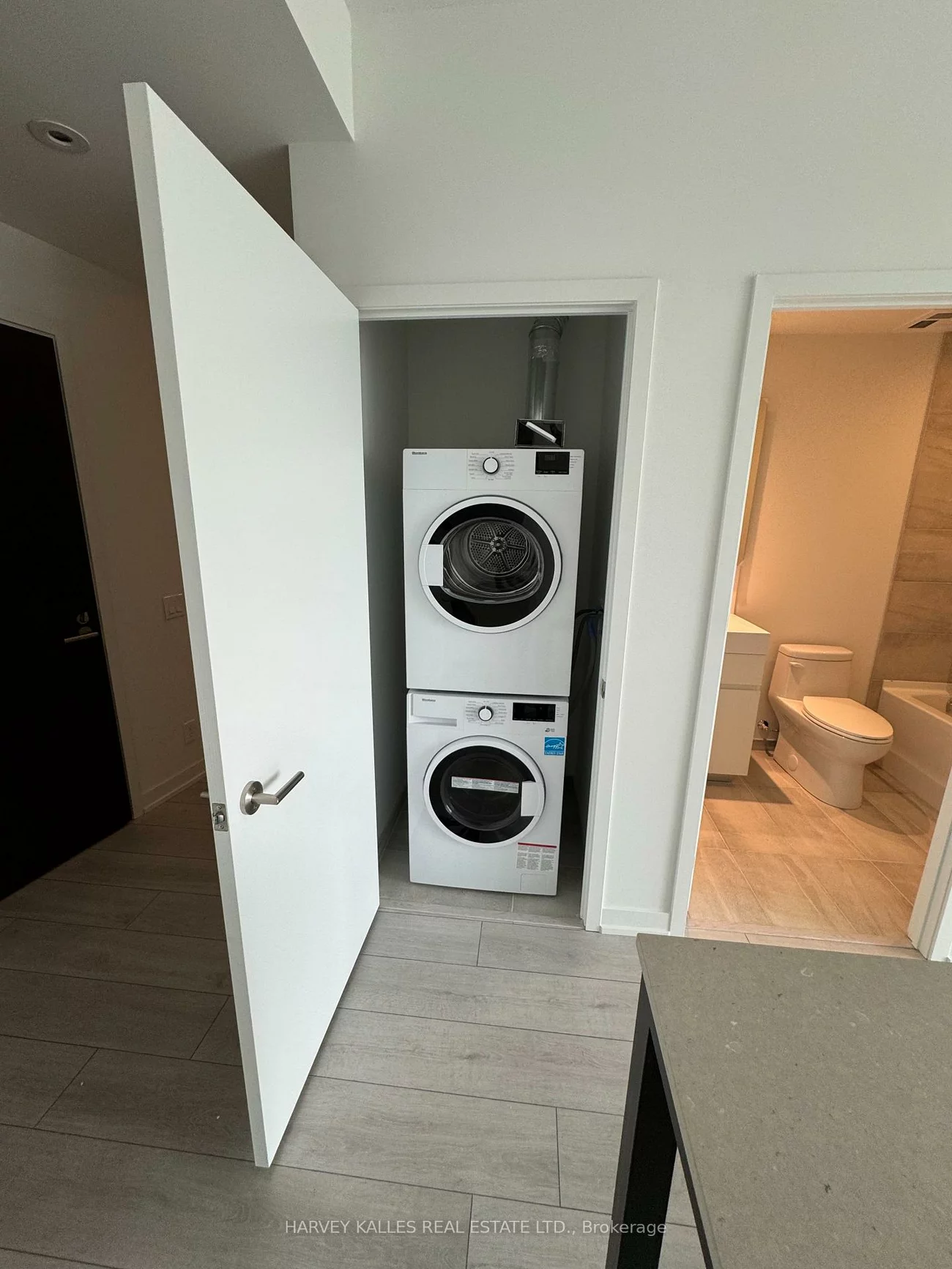 39, Mary, City Centre, Barrie
