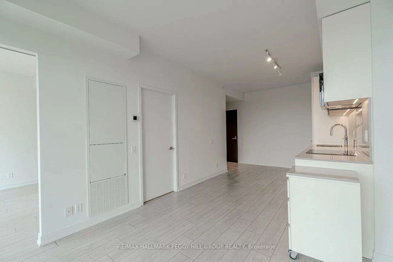 39, Mary, City Centre, Barrie