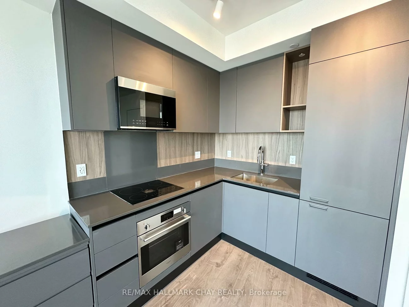 39, Mary, City Centre, Barrie