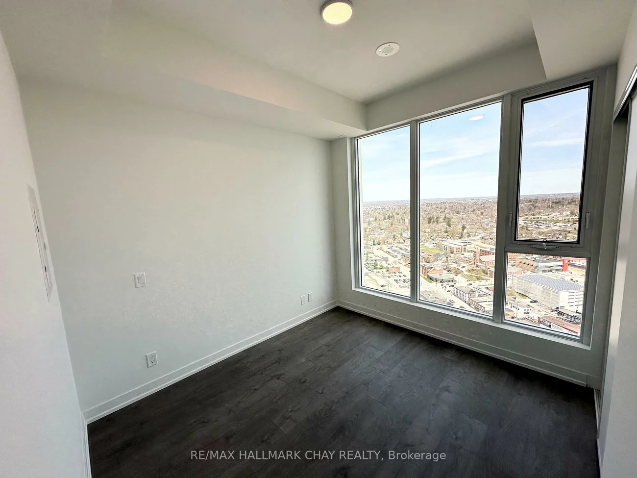 39, Mary, City Centre, Barrie