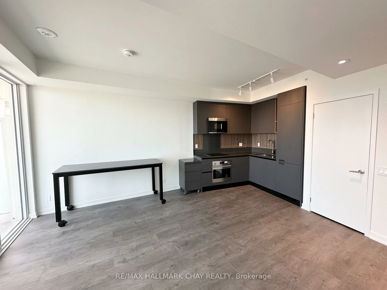 39, Mary, City Centre, Barrie