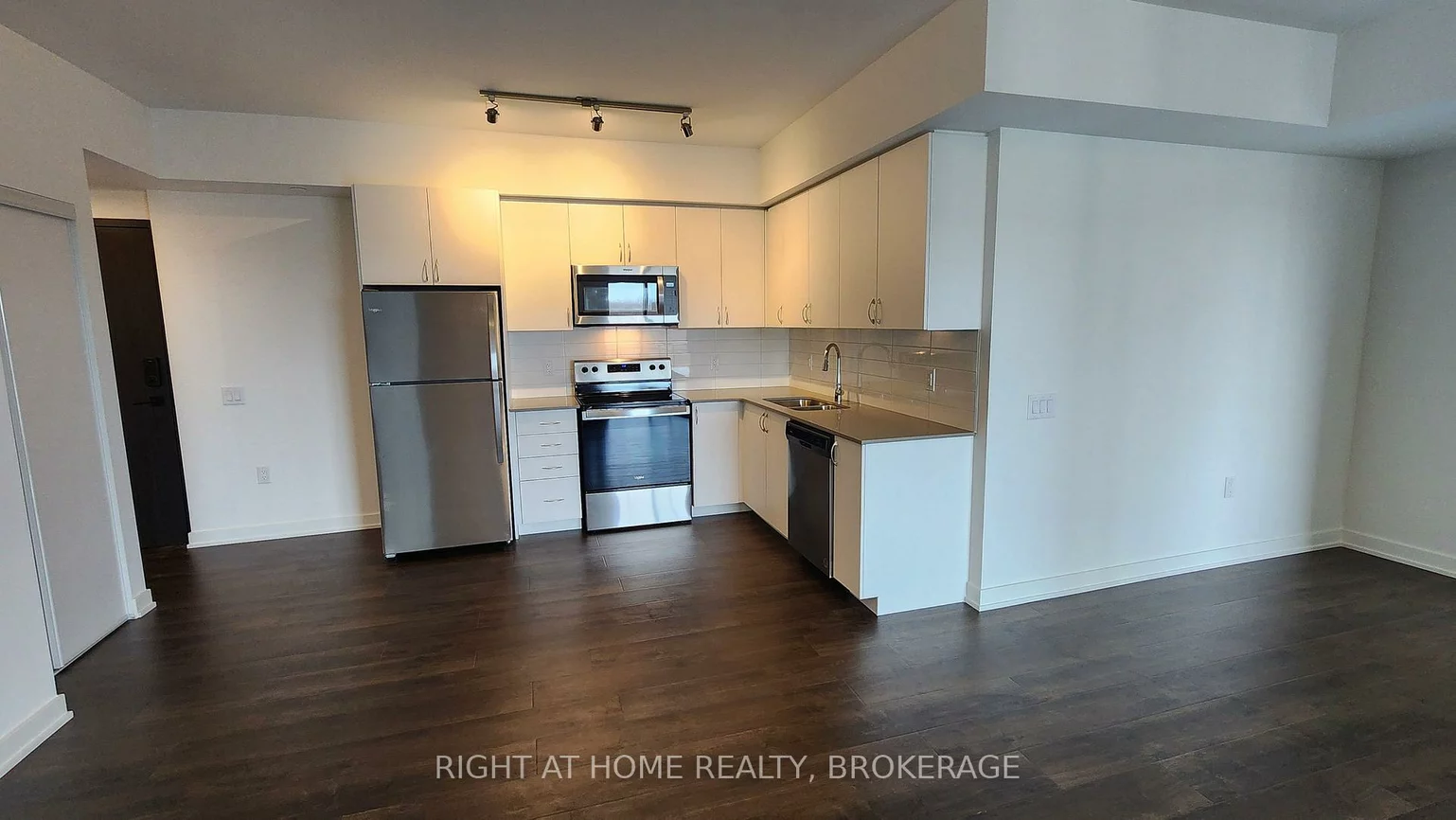 56, Lakeside, Little Lake, Barrie