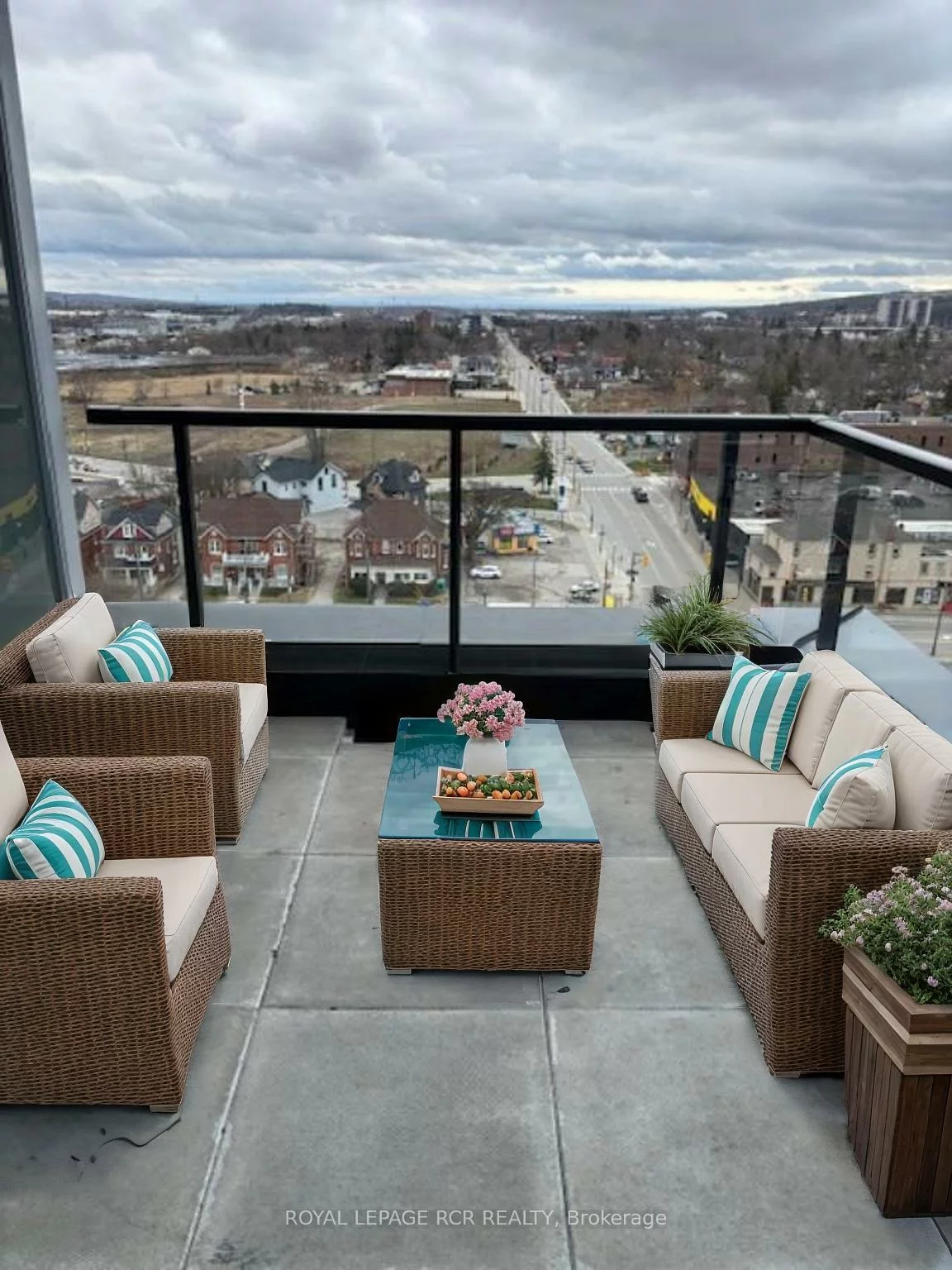 39, Mary, City Centre, Barrie