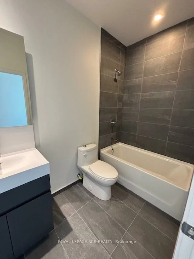39, Mary, City Centre, Barrie