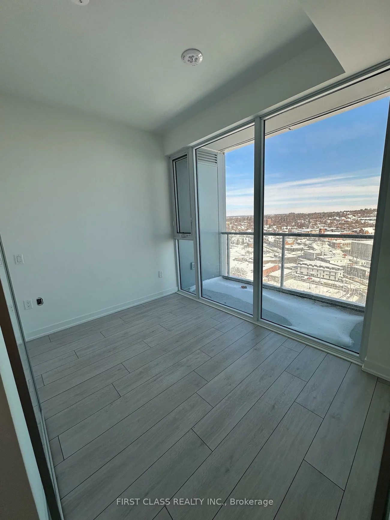 39, Mary, City Centre, Barrie