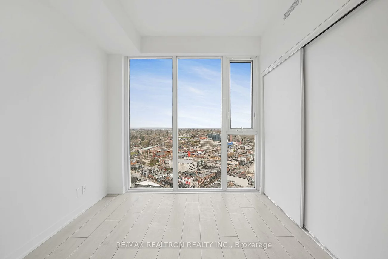 39, Mary, City Centre, Barrie