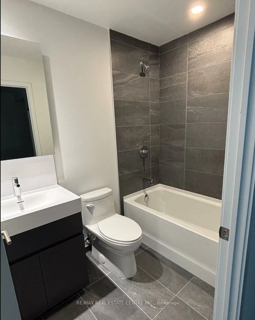 39, Mary St, City Centre, Barrie