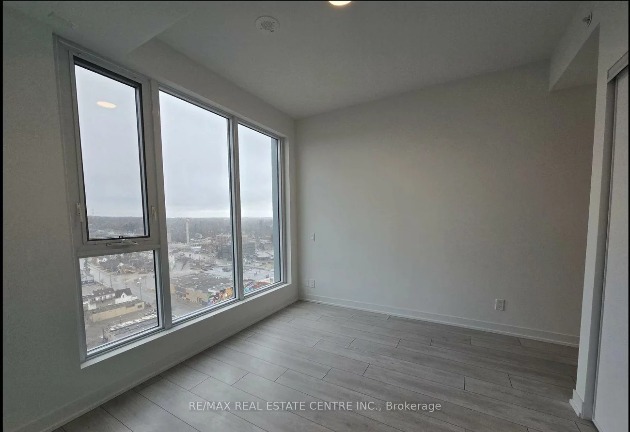 39, Mary St, City Centre, Barrie