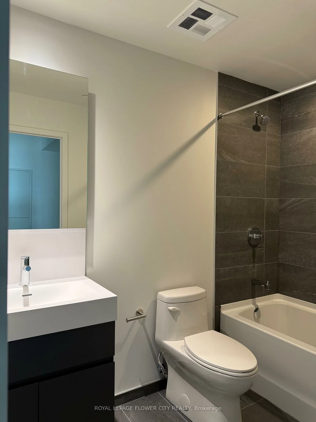 39, Mary, City Centre, Barrie