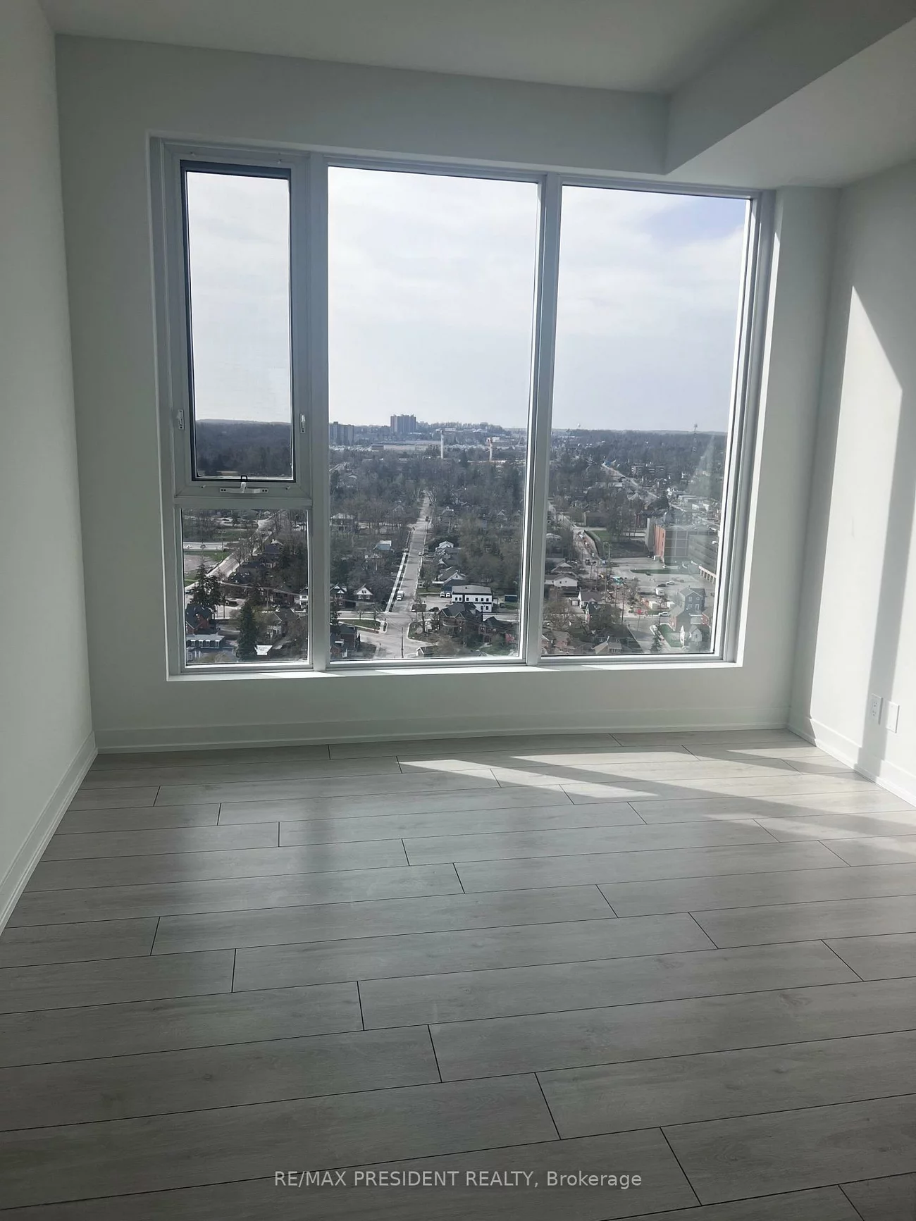39, Mary, City Centre, Barrie