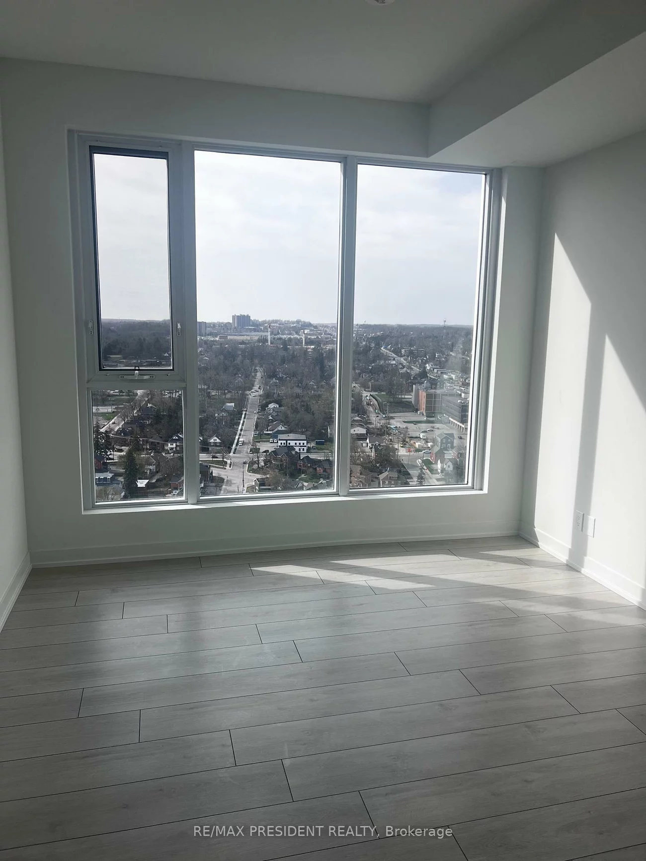39, Mary, City Centre, Barrie