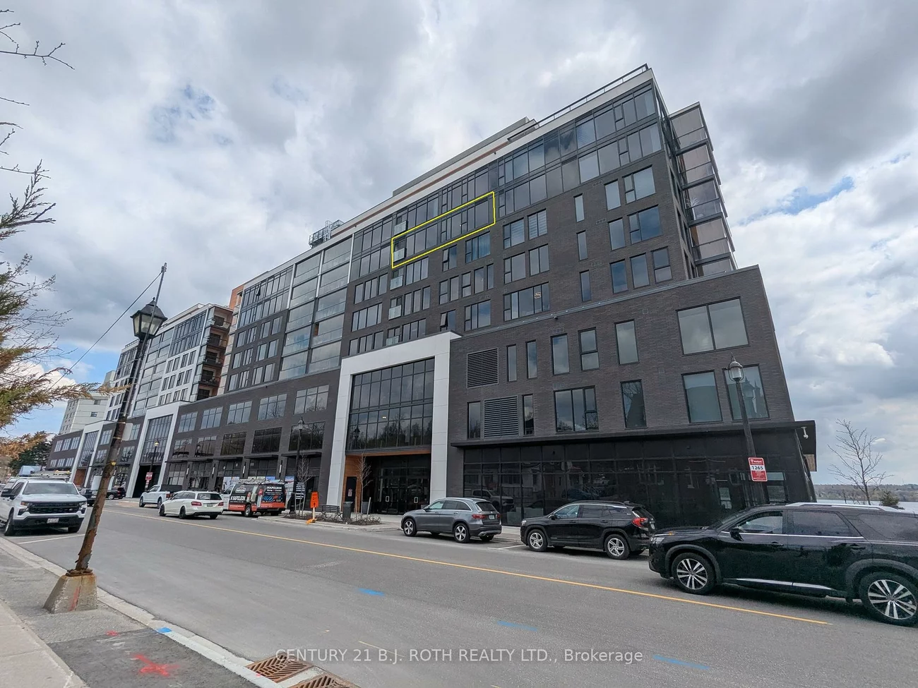 185, Dunlop, Lakeshore, Barrie