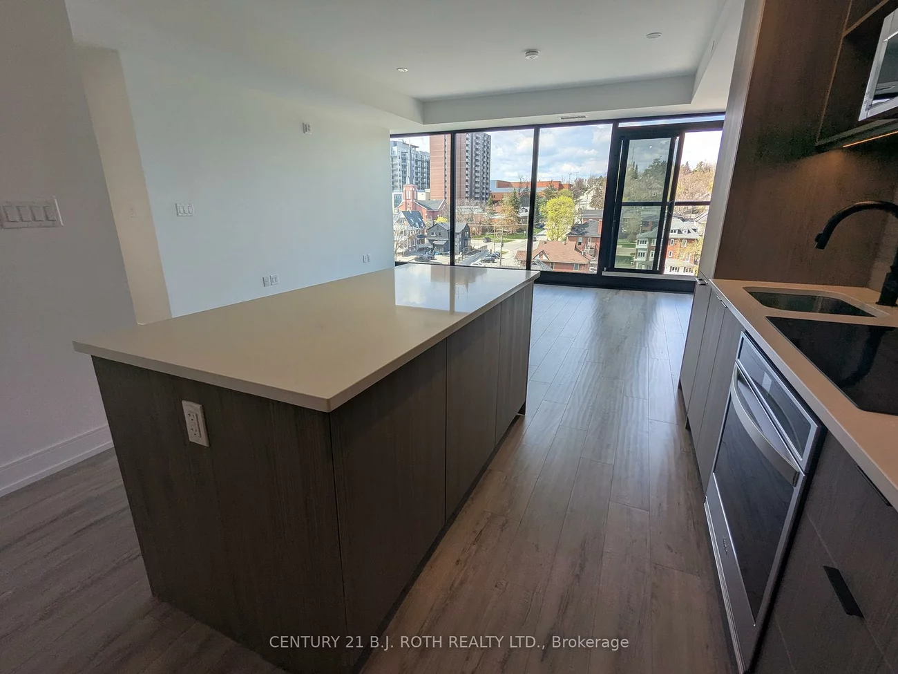 185, Dunlop, Lakeshore, Barrie